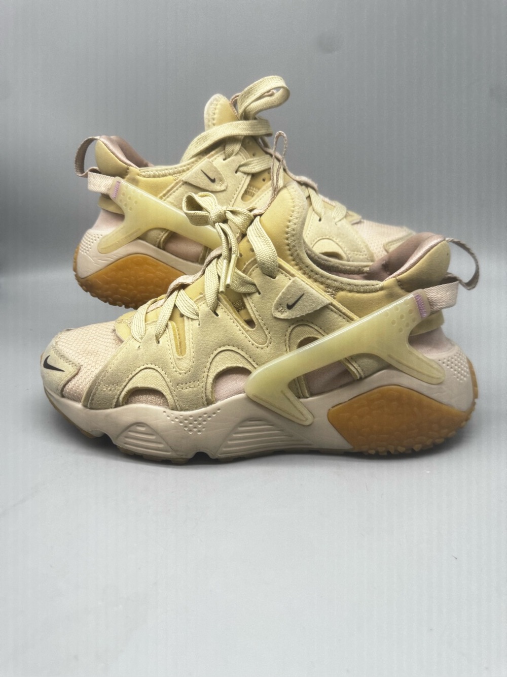 Size 6.5 - Nike Air Huarache Run SD Mushroom Women’s Low Top Athletic Shoes
